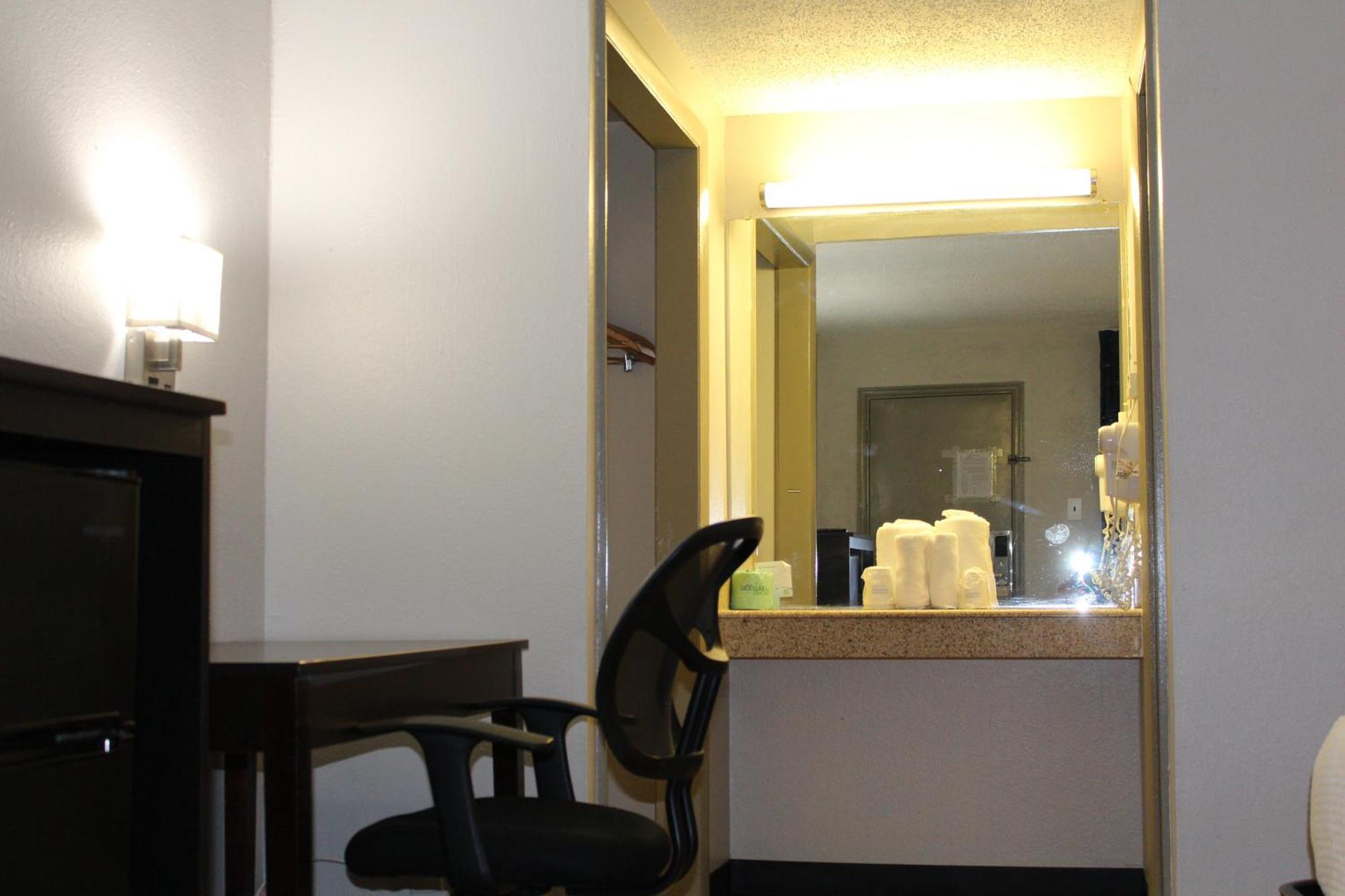 Days Inn By Wyndham Wrightstown Mcguire Afb Bordentown Buitenkant foto