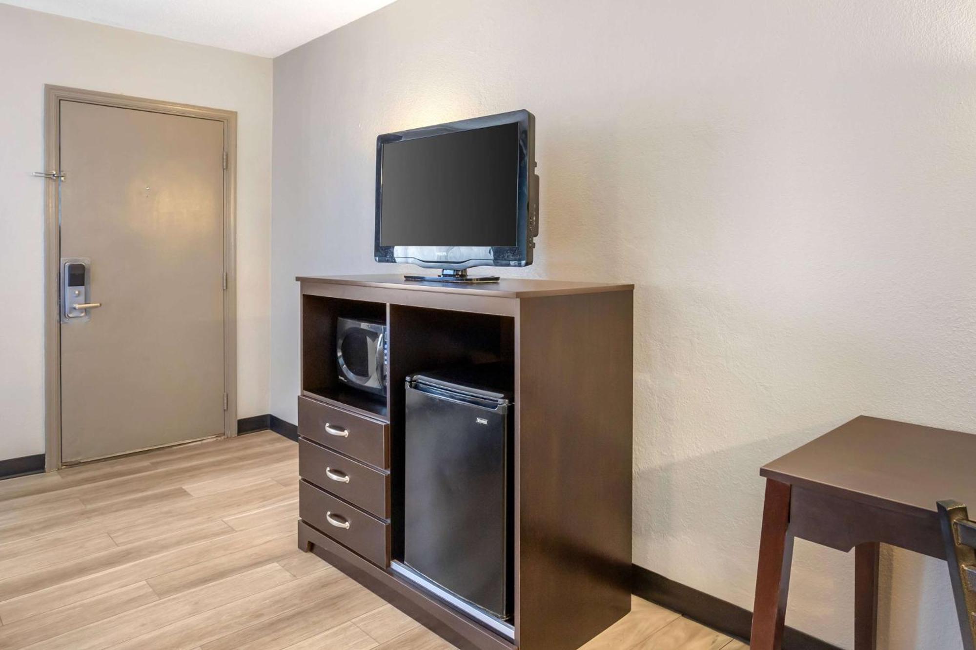 Days Inn By Wyndham Wrightstown Mcguire Afb Bordentown Buitenkant foto